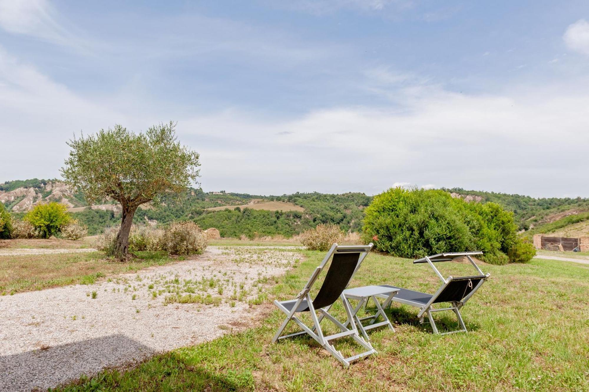 Il Borgo Delle Ville Palaia Buitenkant foto